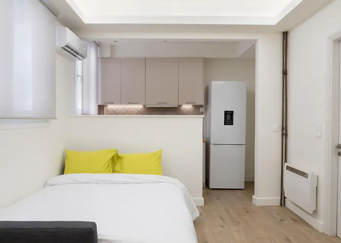 Cosy Athens Downtown Apartment